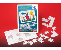Biely kartón s vyseknutými tvarmi puzzle